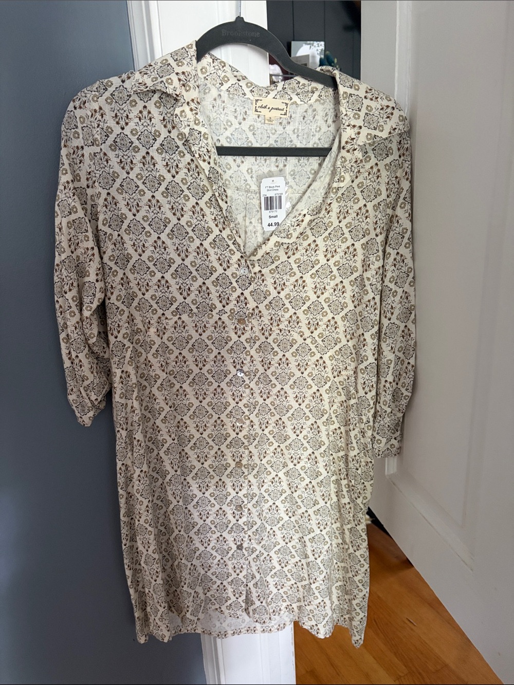 Cracker Barrel Cream and Brown Patterned Casual Button-Down Shirt